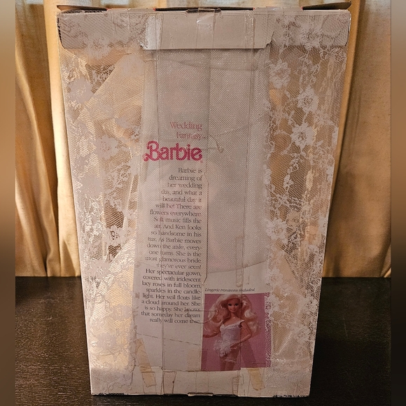 NIB Vintage 1989 Wedding Fantasy Barbie doll - Picture 3 of 5